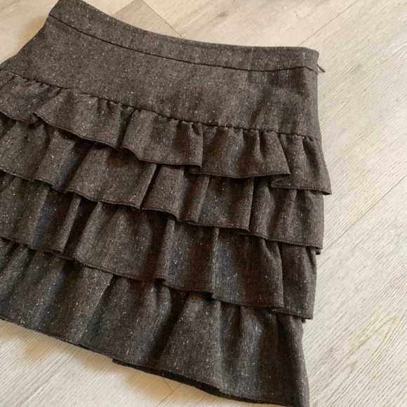 Ann Taylor LOFT Brown Tweed Wool Blend Tiered Ruffle Mini Skirt Size 4 - Picture 2 of 7